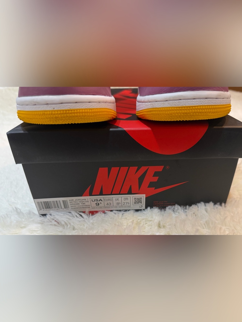 Jordan 1 Retro High OG Brotherhood - Men's 9.5 / Women’s - 555088-706 - Picture 10 of 13